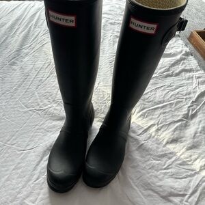Hunter Black and Cream Patterned Interior Boots